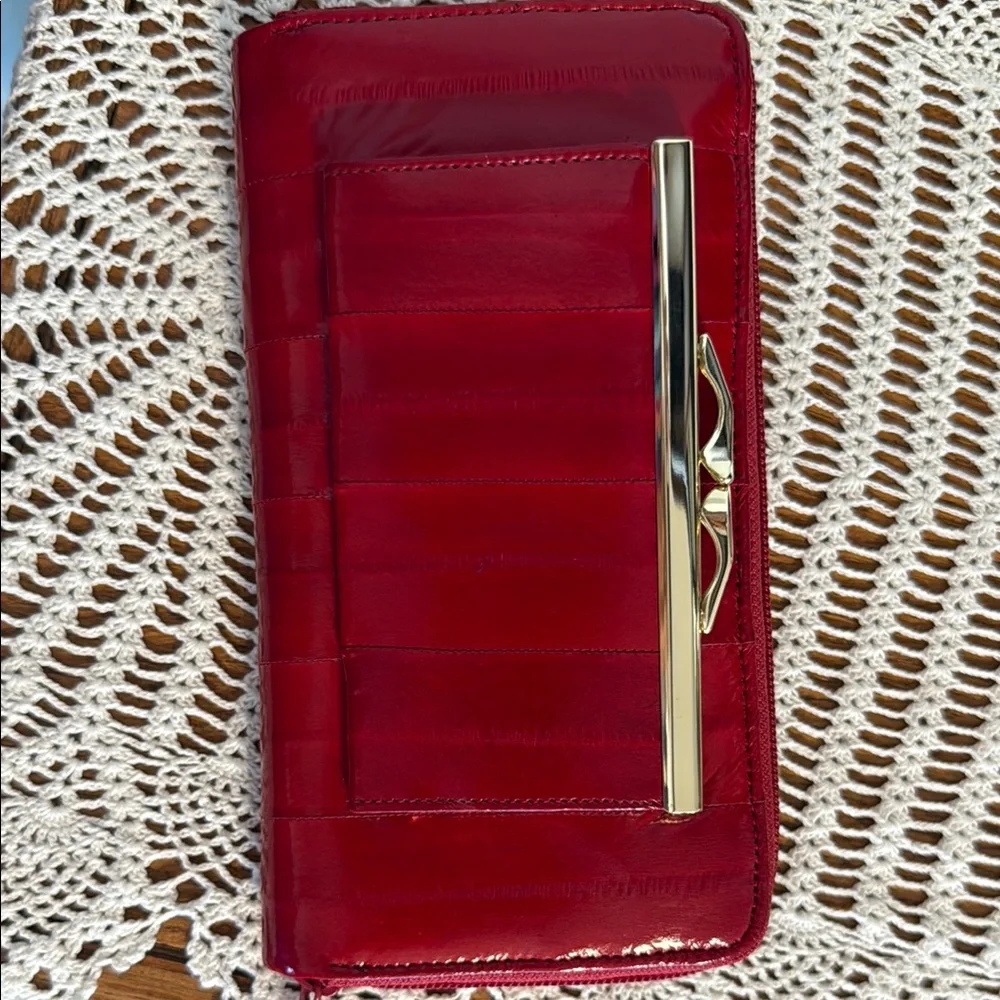 Lee Sands Red Women's Wallet - Picture 2 of 5